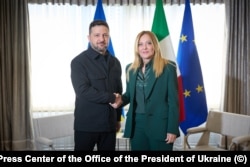 Президент Украины Владимир Зеленский и премьер-министр Италии Джорджа Мелони во время саммита НАТО в Анкаре. 8 июля 2026 года