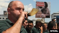 Protesti nišićkih rudara u Podgorici, 12. juli 2010, Foto: Savo Prelević