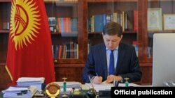 Сапар Исаков.