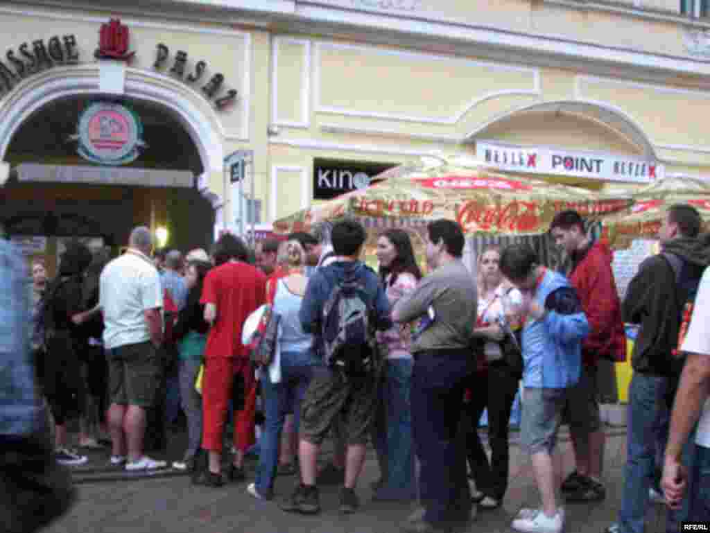 Festivalul Internațional al Filmului de la Karlovy Vary, 2009 - Instantanee de Raluca Mănescu