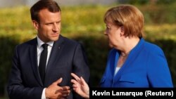 Presidenti i Francës, Emmanuel Macron dhe kancelarja e Gjermanisë, Angela Merkel.