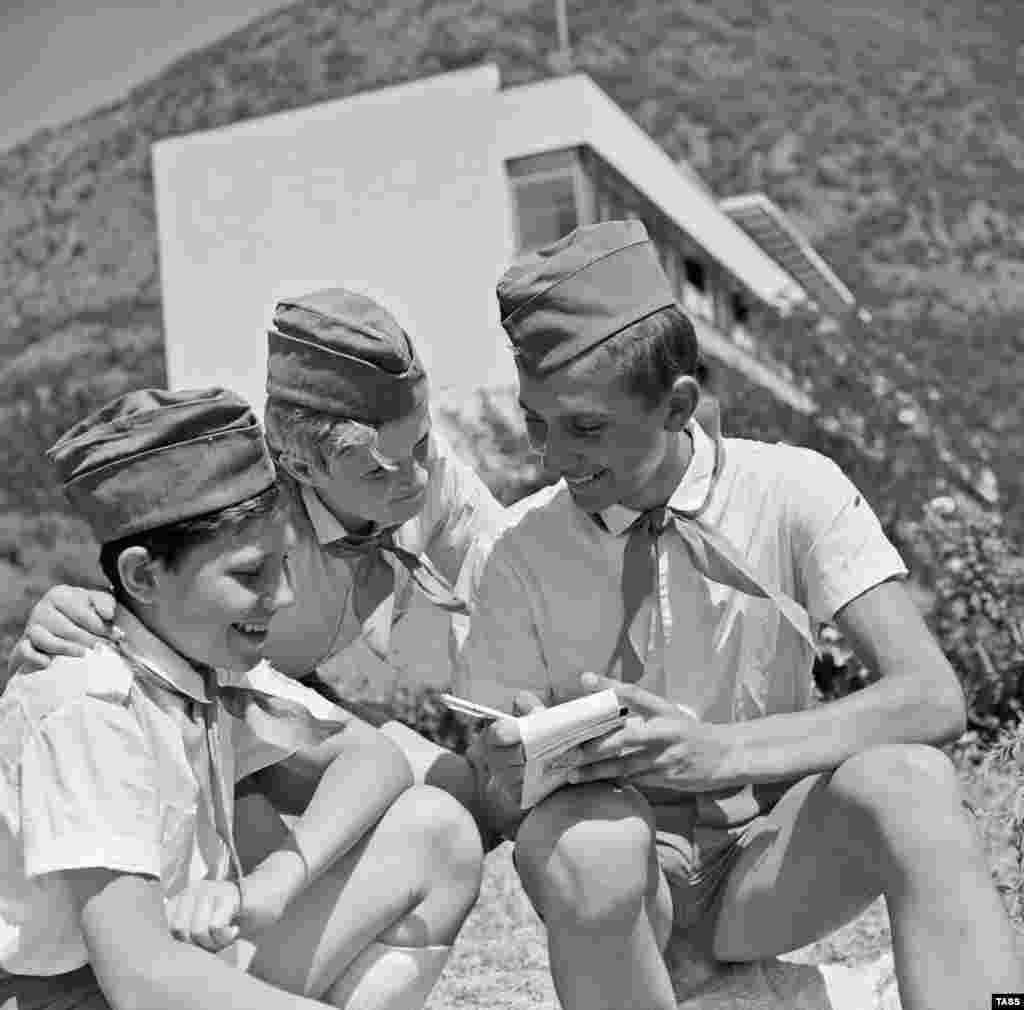 Artek vacationers in 1972. The camp featured three swimming pools, a film studio, and a 7,000-seat stadium for performances and sporting events.&nbsp;