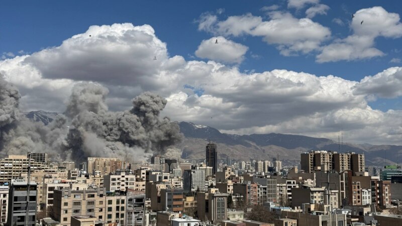 Türkmenistanlylar Eýrandaky wakalara umytly we aladaly garaýarlar