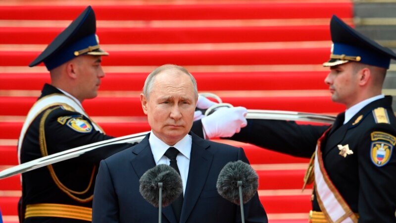 پوتین بدون هیچ رقیب جدی در انتخابات روسیه با قاطعیت پیروز شد