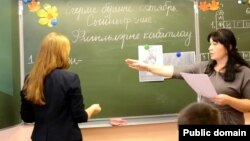 Kazandaky mekdepleriň birinde tatar dili sapagy