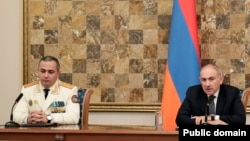 Armenia - Prime Minister Nikol Pashinian and the head of the Investigative Committee, Artur Poghosian, at a meeting in Yerevan, October 8, 2025.