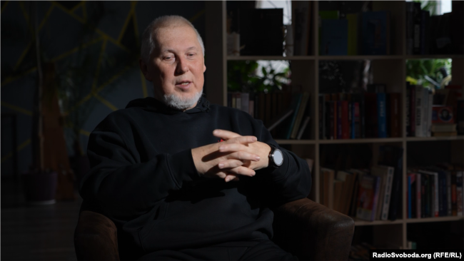 «Європа думає, що вона обмежиться такою ситуацією, що далі Путін не піде. А Путін постійно розповідає про те, що далі він точно стопроцентно не піде. Ну ми оце вже вже проходили не раз», – Віталій Дрібниця