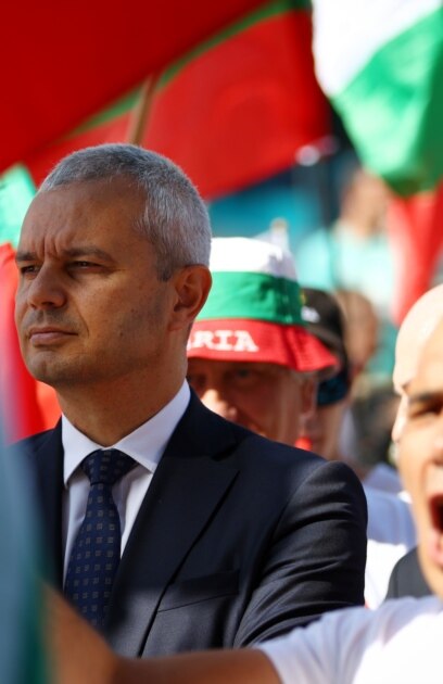 Лидерът на проруската Възраждане Костадин Костадинов е бил разпитан от