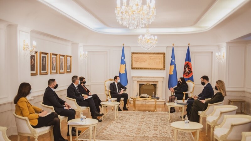 Osmani dhe zyrtarë qeveritarë të Kosovës zotohen për koordinim 