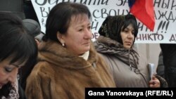 На пике гражданской активности здесь всегда были женщины: именно женщина возглавила "снежную революцию" 2011 года и свалила режим Кокойты