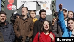 Direktorka škole u Nižnjem Novogorodu otpuštena je navodno zato što je odbila da vlastima da spisak učenika i nastavnika koji su učestvovali u protestima opozicije. (arhivska fotografija)