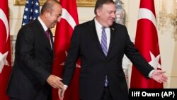 Mevlut Cavusoglu și Mike Pompeo, imagine de arhivă
