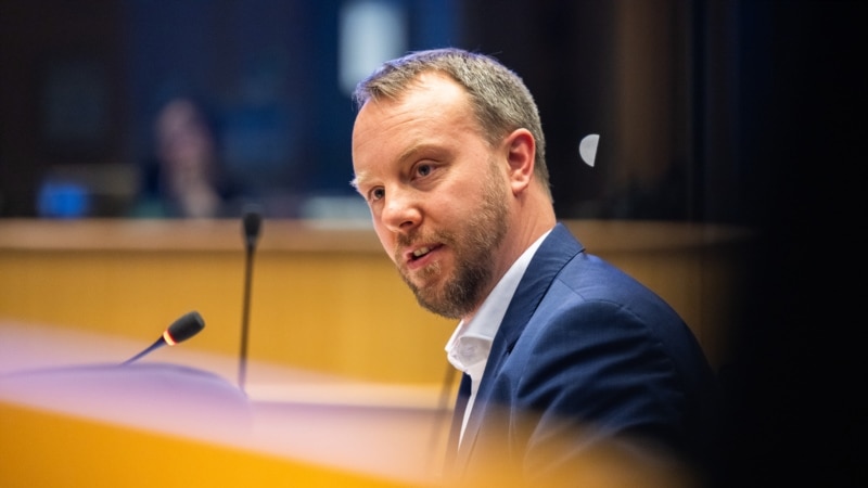 EU Watches Ukraine Corruption Scandal Amid Aid Bid