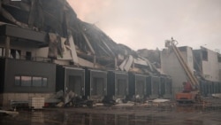 Un depozit avariat la Kiev în urma atacurilor cu rachete balistice și drone rusești din 5 august 