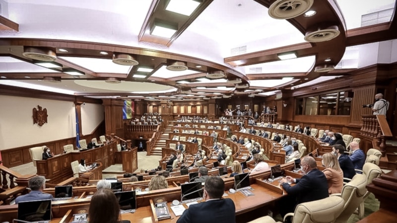 Opoziția se împotrivește inițiativei PAS de a simplifica ridicarea imunității parlamentare 