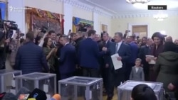 Predsednički kandidati glasaju na izborima u Ukrajini