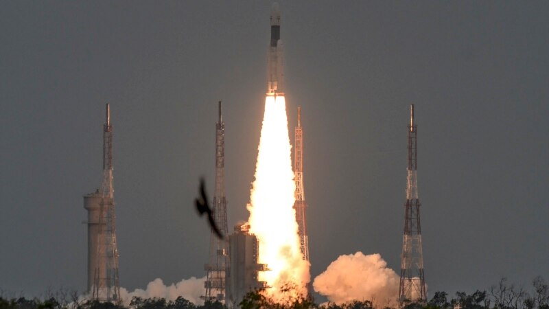 پرتاب موفقیت‌آمیز فضاپیمای هند به سوی قطب جنوب ماه