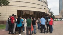 Restaurateurs protest in front of Nursultan's city administration office on June 3.