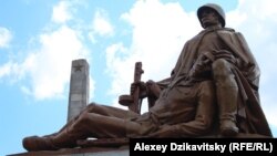Monument dedicat soldaților sovietici la Varșovia