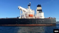یک نفت‌کش پرتغالی در حال تخلیه یک میلیون بشکه از نفت ایران 