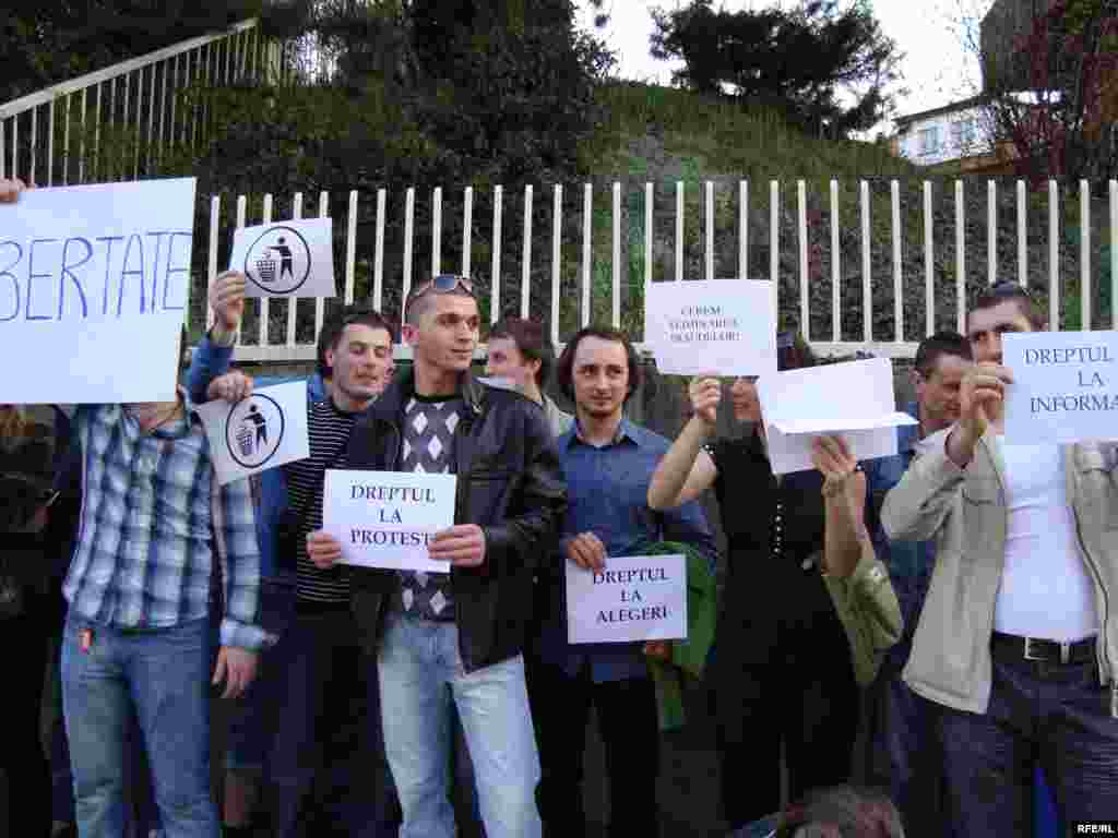 Proteste la ambasada Republicii Moldova la Praga