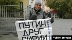 Aktivisti opozitar rus Vladimir Ionov