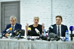 Члены президиума Координационного совета оппозиции Беларуси Павел Латушко (слева), Мария Колесникова и Максим Знак