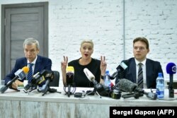 Члены президиума Координационного совета оппозиции Беларуси Павел Латушко (слева), Мария Колесникова и Максим Знак