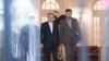 До зміни влади в Ірані переговори у Відні щодо ядерної програми вів Аббас Араґчі (л)