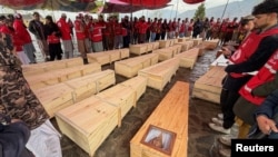 تابوت‌های اجساد شماری از قربانیان حمله بر مرکز درمان معتادان "امید"