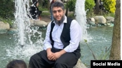 مسعود نظری اهل شهر جوانرود در استان کرمانشاه بود