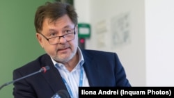 În calitate de președinte al Societății Române de Microbiologie, Alexandru Rafila a criticat modul cum s-a făcut vaccinarea HPV în România.