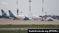 Літаки компанії «Міжнародні авіалінії України» в аеропорту «Бориспіль»