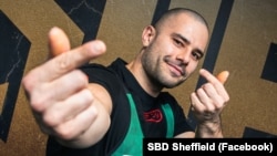 Емил Кръстев позира за представянето си на най-престижното състезание по силов трибой SBD Sheffield, 28 януари 2026 г.