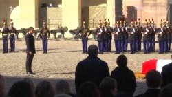 Франція попрощалася зі співаком Азнавуром – відео