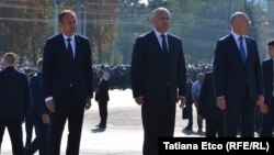 Premierul Pavel Filip alături de Igor Dodon și Andrian Candu, la ceremoniile de astăzi de la Chișinău