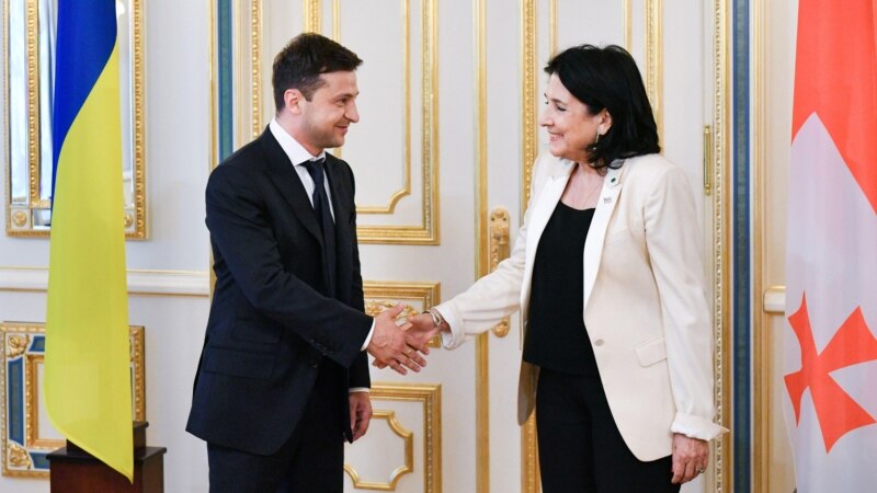 Президент Грузии поговорила с Зеленским и заявила о солидарности с Украиной