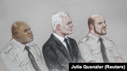 Egy tárgyalótermi rajz Julian Assange-ról, a WikiLeaks alapítójáról egy bírósági meghallgatáson. A bíróságnak arról kellett döntenie, hogy kiadják-e a férfit az Egyesült Államoknak. London, 2020. szeptember 7.