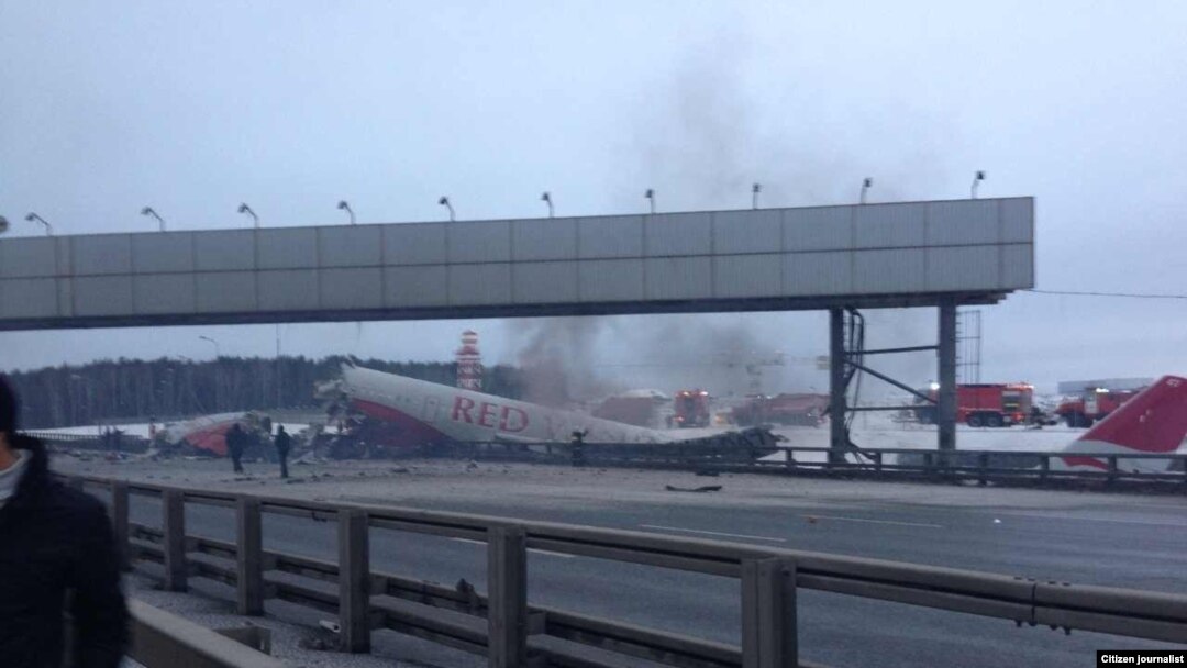 Eight people were aboard the Russian Tu-204 airplane belonging to Red Wing Airlines.