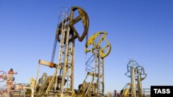 Не исключено, что в текущем году нефтедобыча не сможет обеспечить некогда благополучным регионам безубыточность