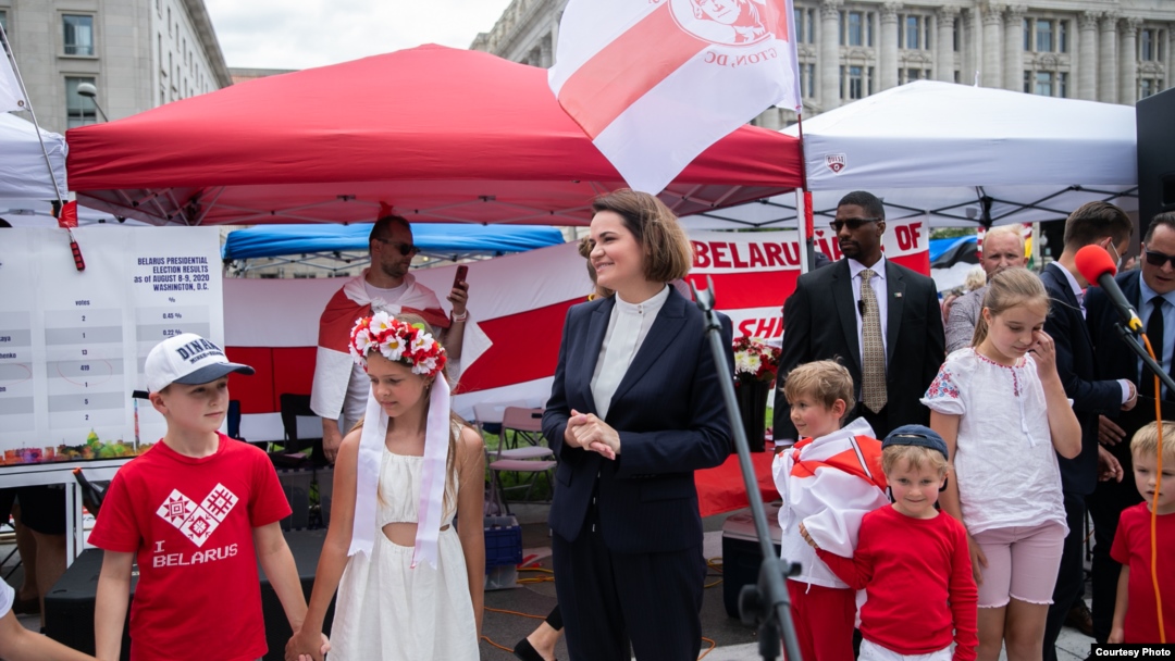 Țihanovskaia și diaspora belarusă din SUA în Piața Libertății din Washington, 18 iulie 2021.