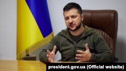 За словами Зеленського, «коли це все нарешті буде», це дасть Україні, як і країнам НАТО, «сто відсотків безпеки»