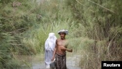 د سیند په ایالت کې ډېر خلک د خپلو کورونو پرېښودو ته اړ شوې دي