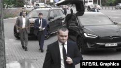 Згаданий охоронець постійно супроводжує керівника Офісу Зеленського
