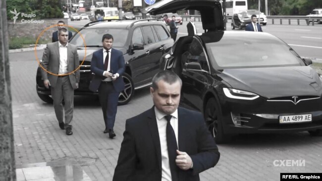 Згаданий охоронець постійно супроводжує керівника Офісу Зеленського