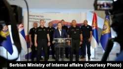 Ministar unutrašnjih poslova Ivica Dačić sa šefovima policije na konferendiji za novinare u Beogradu posle antivladinih protesta, 15. avgust 2025.