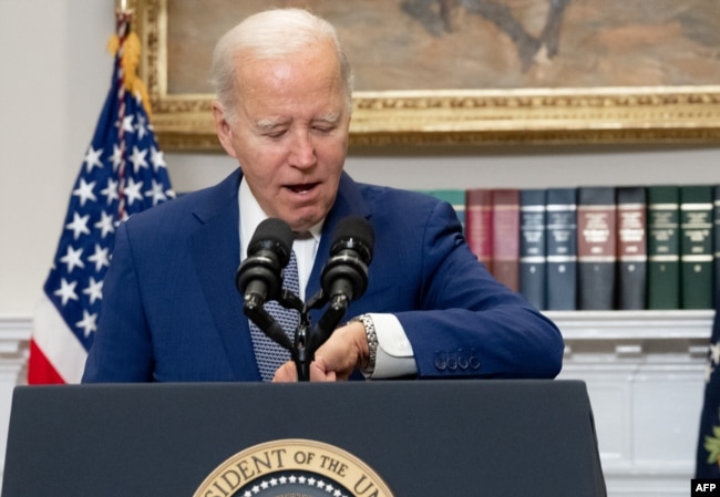 Il presidente degli Stati Uniti Joe Biden commenta il disegno di legge bipartisan per finanziare il governo, alla Casa Bianca a Washington, DC, il 1° ottobre.