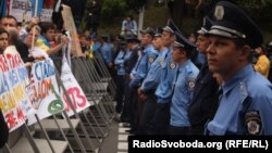 Protest împotriva oficializării limbii ruse, în faţa Radei supreme de la Kiev.