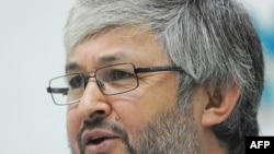 Таджикский оппозиционный журналист Дододжон Атовуллоев