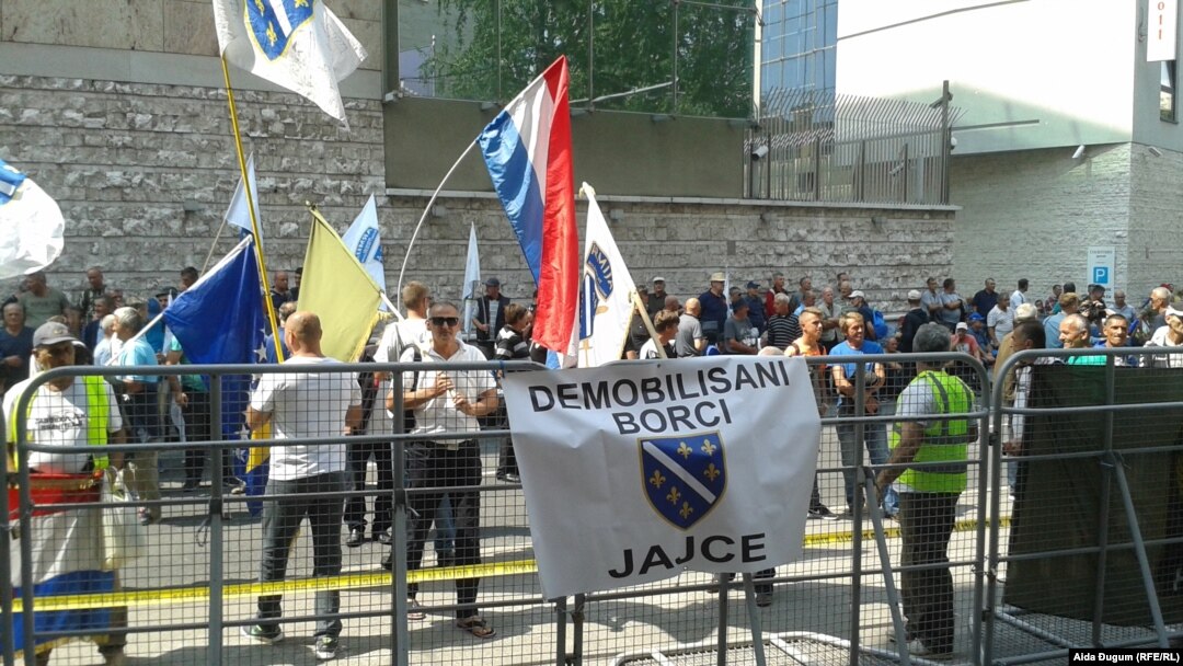Bivši borci pred Parlamentom, 26. juli 2018.